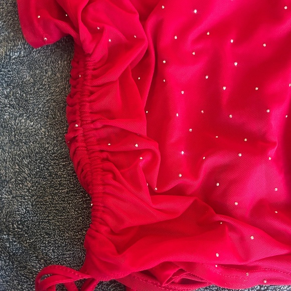 Red Short-Sleeve Ruched Top - Picture 4 of 6